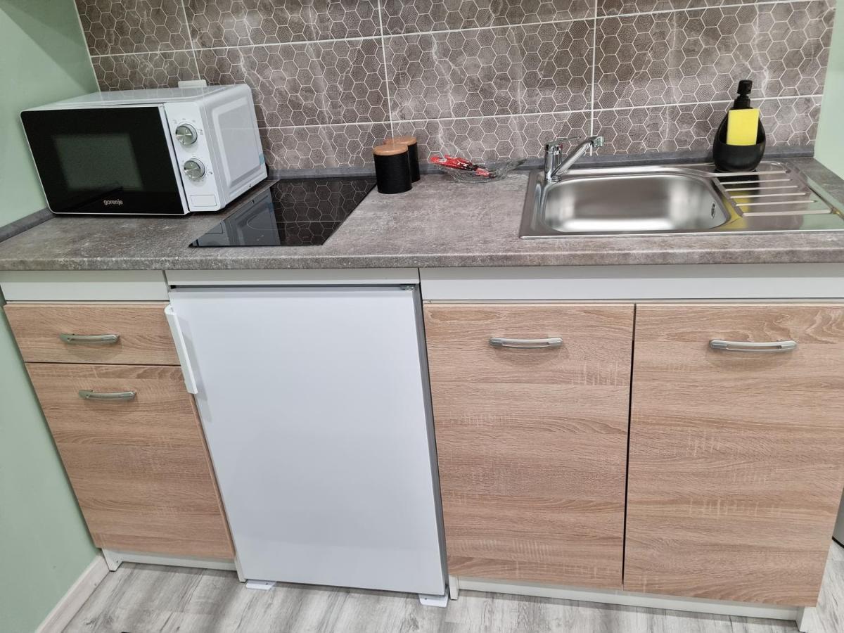 Belvarosi Pihenohaz Bekescsaba Buitenkant foto