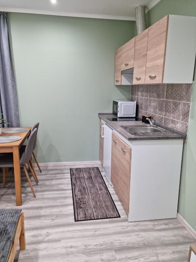 Belvarosi Pihenohaz Bekescsaba Buitenkant foto
