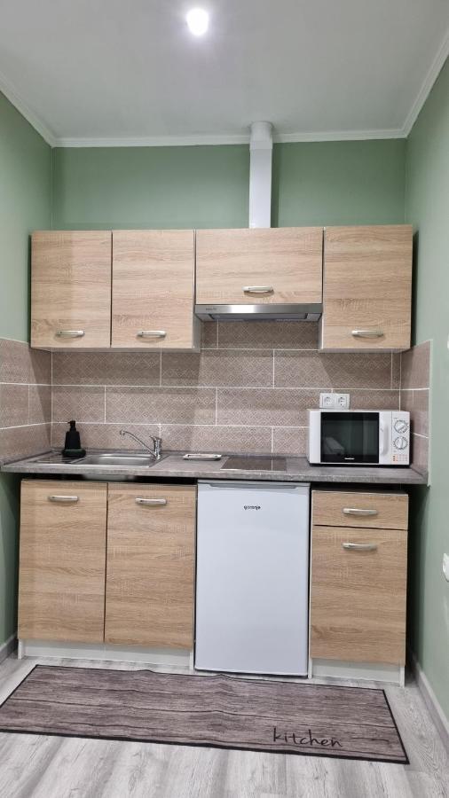 Belvarosi Pihenohaz Bekescsaba Buitenkant foto